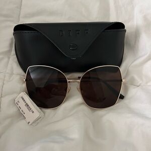 DIFF Black Sunglasses with Case NWT